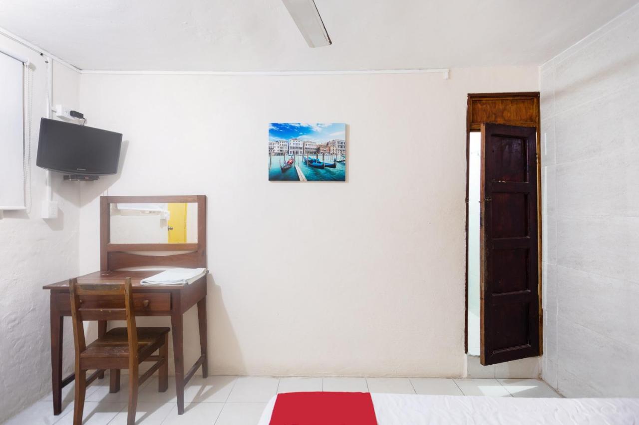 Hotel Rosa Del Alba, Malecon 체투말 외부 사진