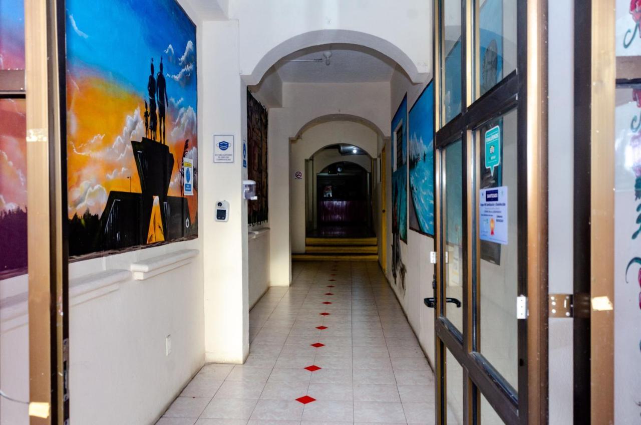 Hotel Rosa Del Alba, Malecon 체투말 외부 사진