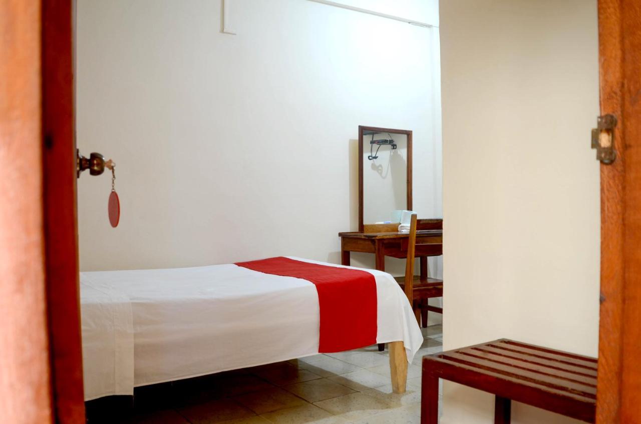 Hotel Rosa Del Alba, Malecon 체투말 외부 사진