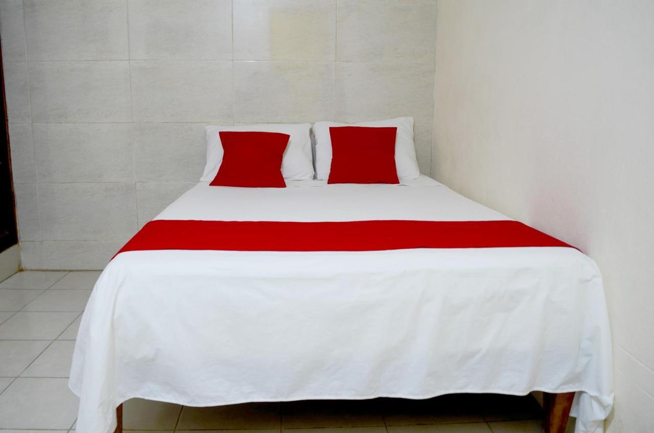 Hotel Rosa Del Alba, Malecon 체투말 외부 사진